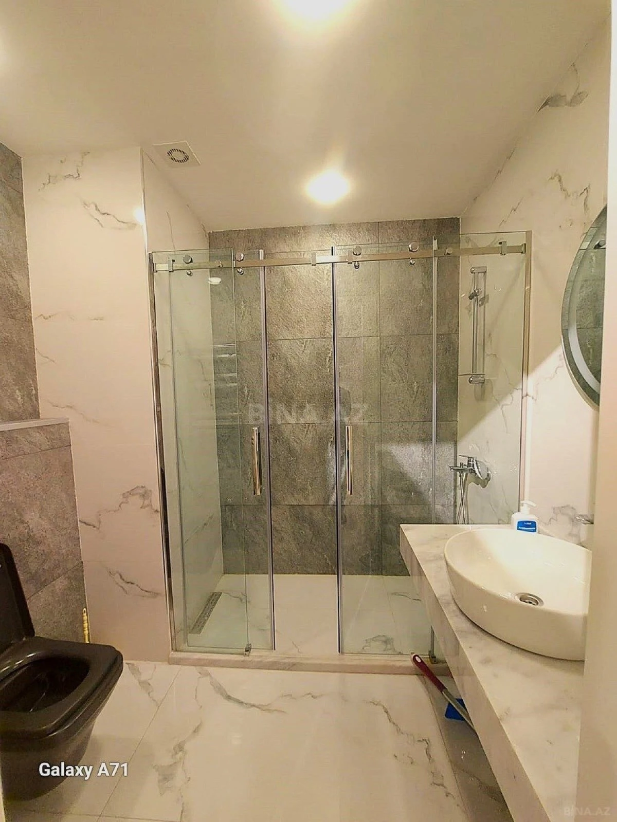 Satılır 4 otaqlı mənzil 185 m²