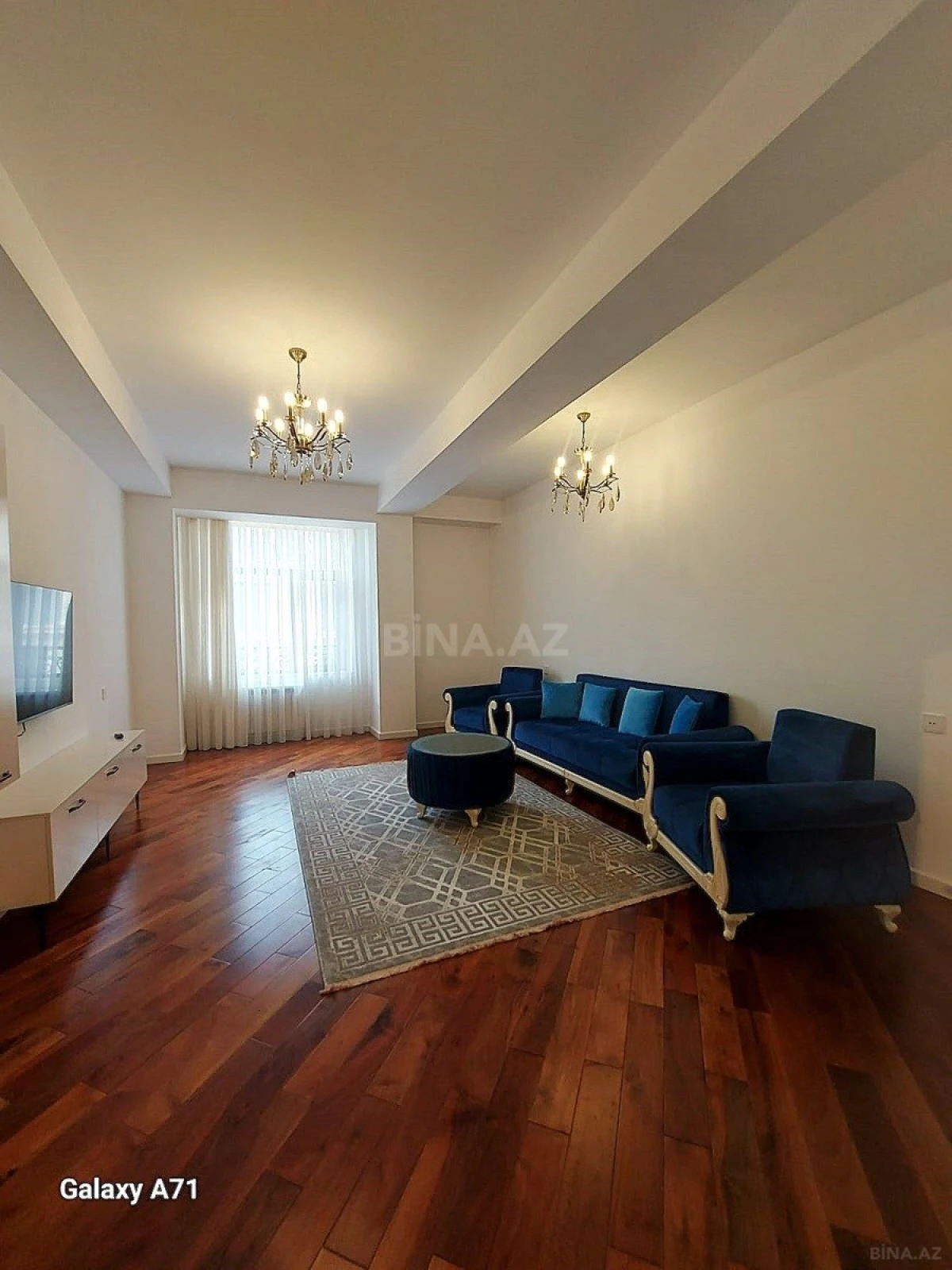 Satılır 4 otaqlı mənzil 185 m²