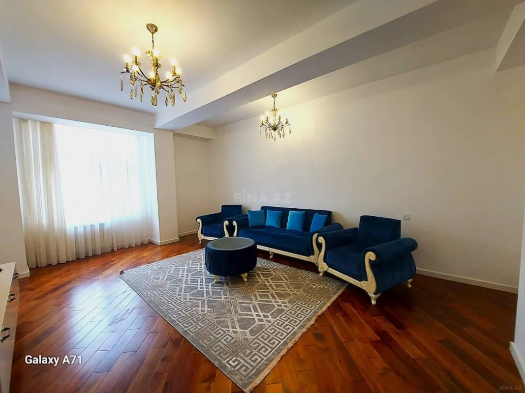 Satılır 4 otaqlı mənzil 185 m²