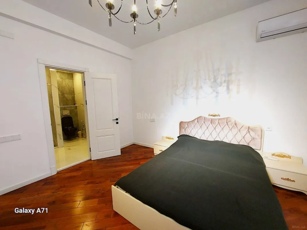 Satılır 4 otaqlı mənzil 185 m²