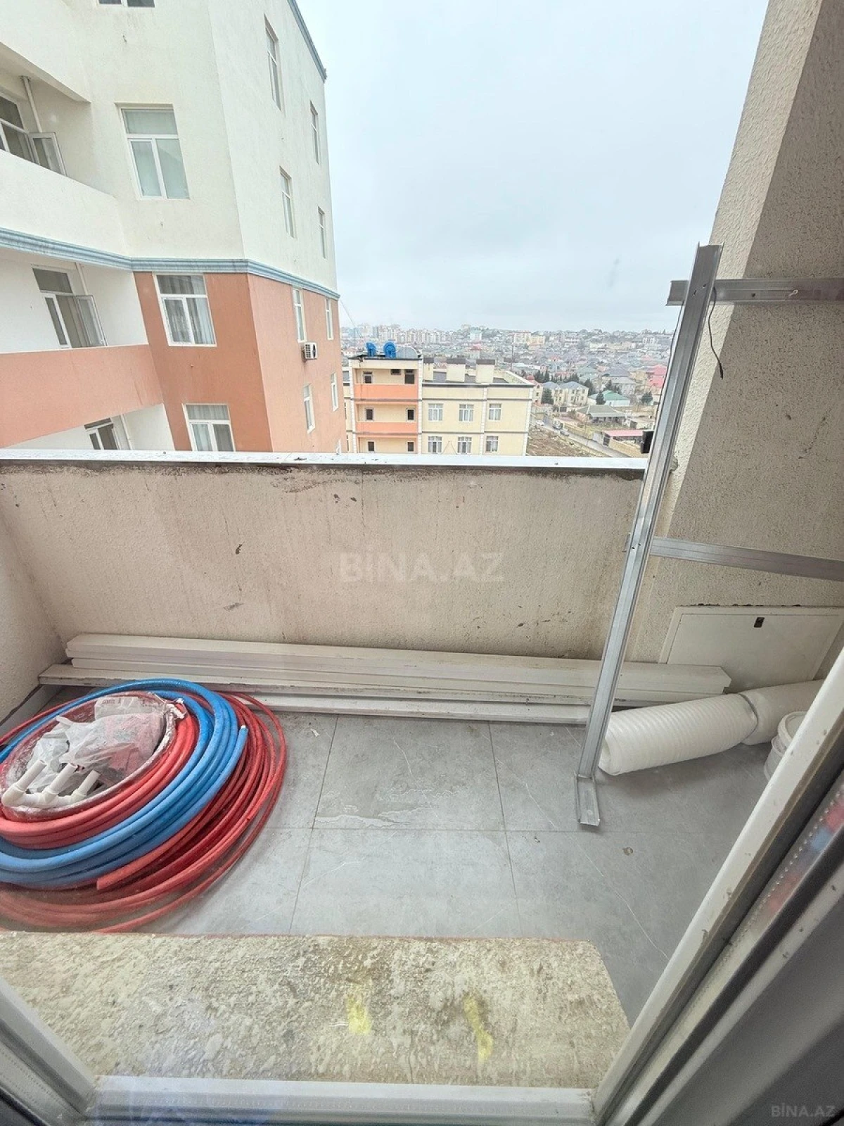 Satılır 2 otaqlı mənzil 63 m²