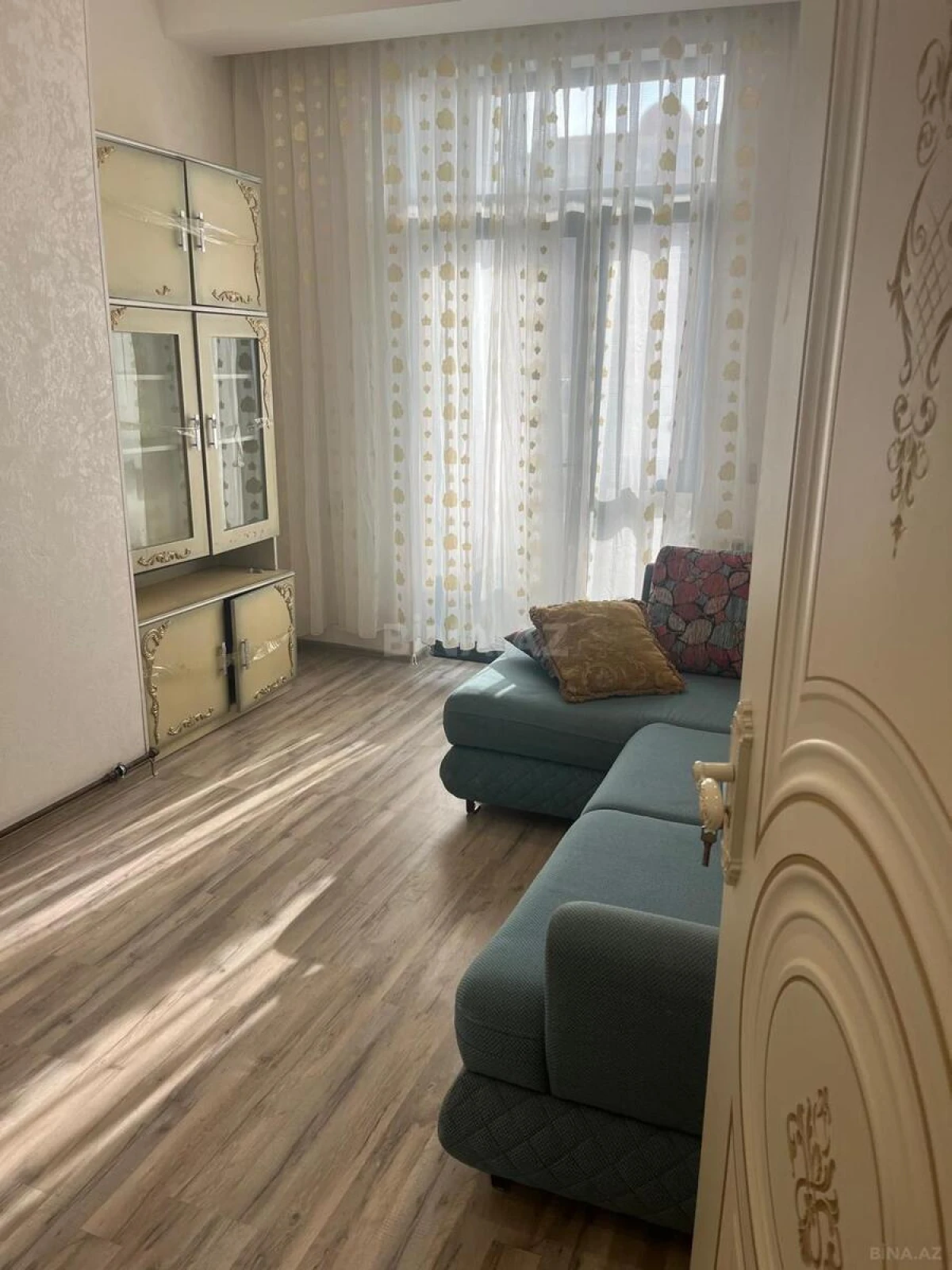 Kirayə verilir 2 otaqlı mənzil 75 m²