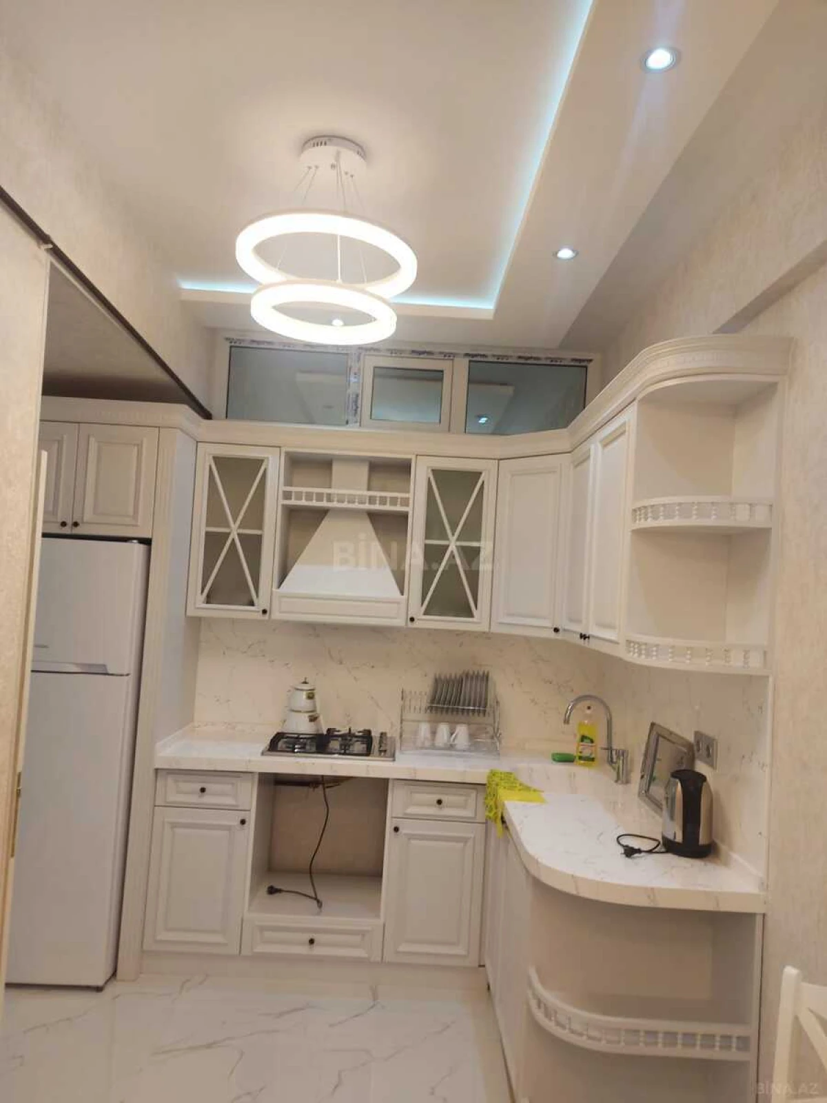 Kirayə verilir 2 otaqlı mənzil 80 m²