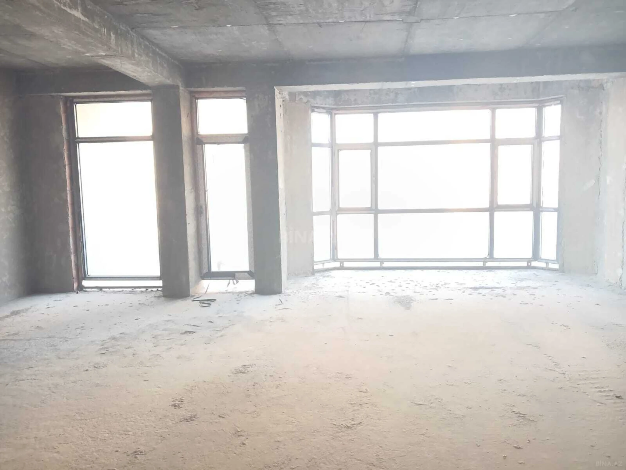 Satılır 3 otaqlı mənzil 123 m²