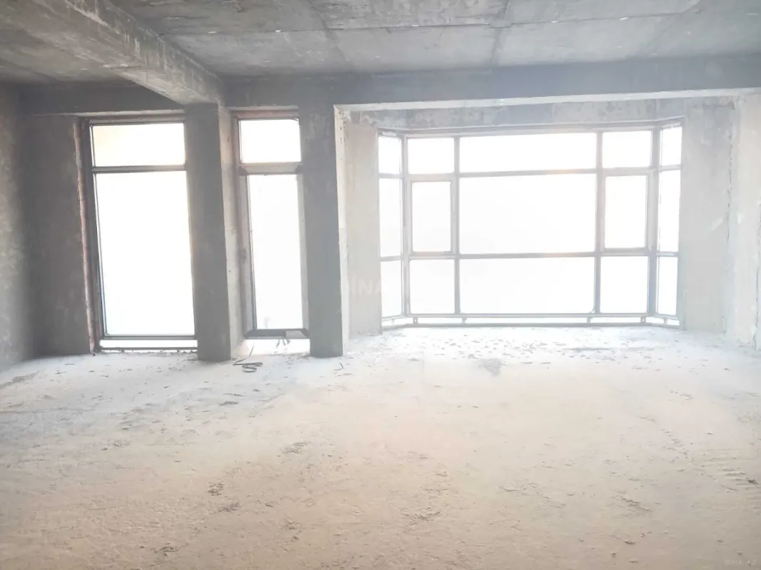 Satılır 3 otaqlı mənzil 123 m²