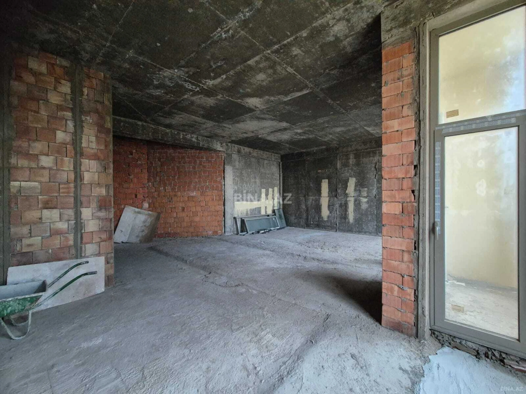 Satılır 3 otaqlı mənzil 125 m²