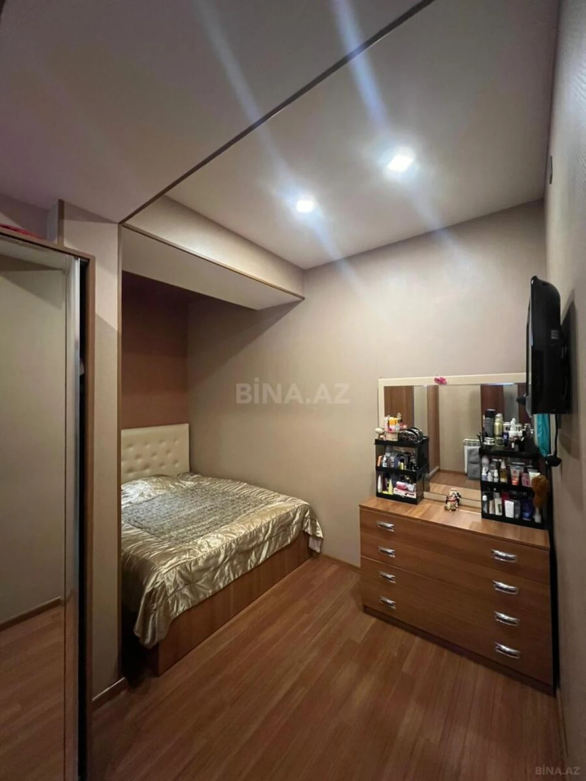 Satılır 3 otaqlı mənzil 77 m²