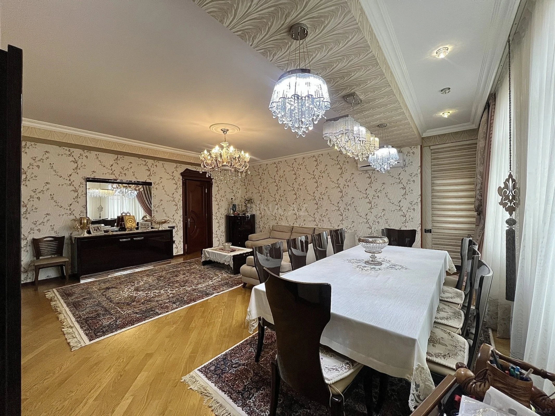 Satılır 4 otaqlı mənzil 165 m²