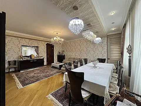Satılır 4 otaqlı mənzil 165 m²
