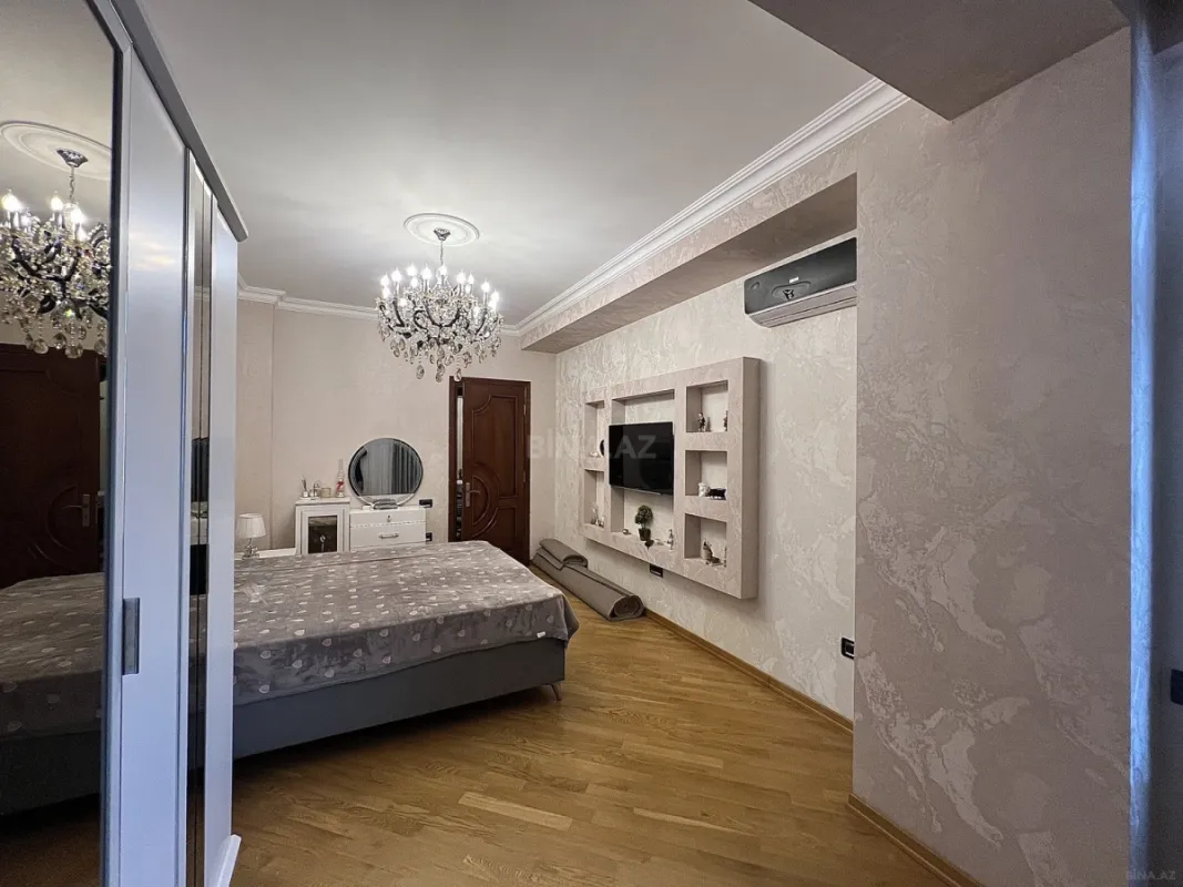 Satılır 4 otaqlı mənzil 165 m²