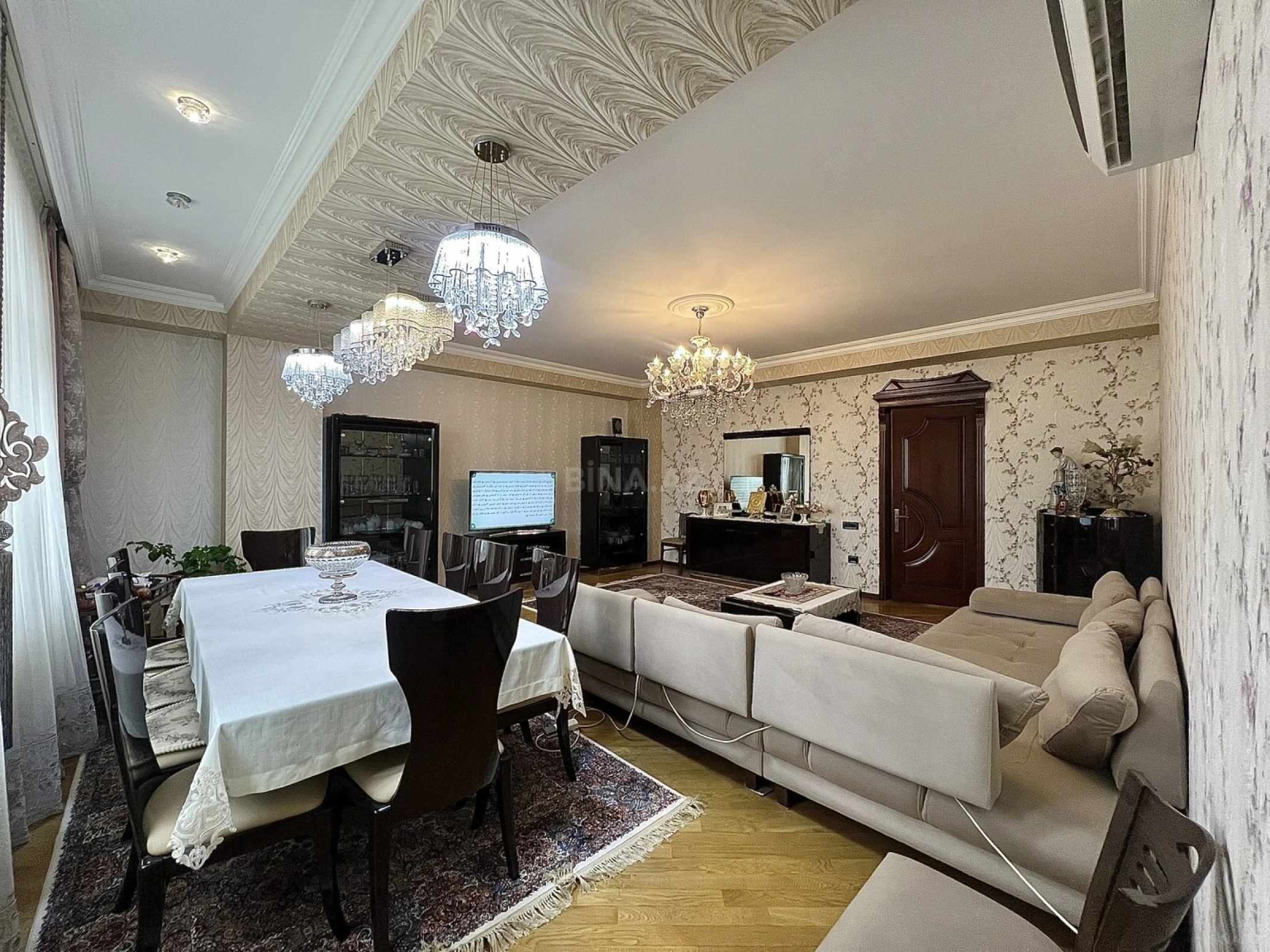Satılır 4 otaqlı mənzil 165 m²