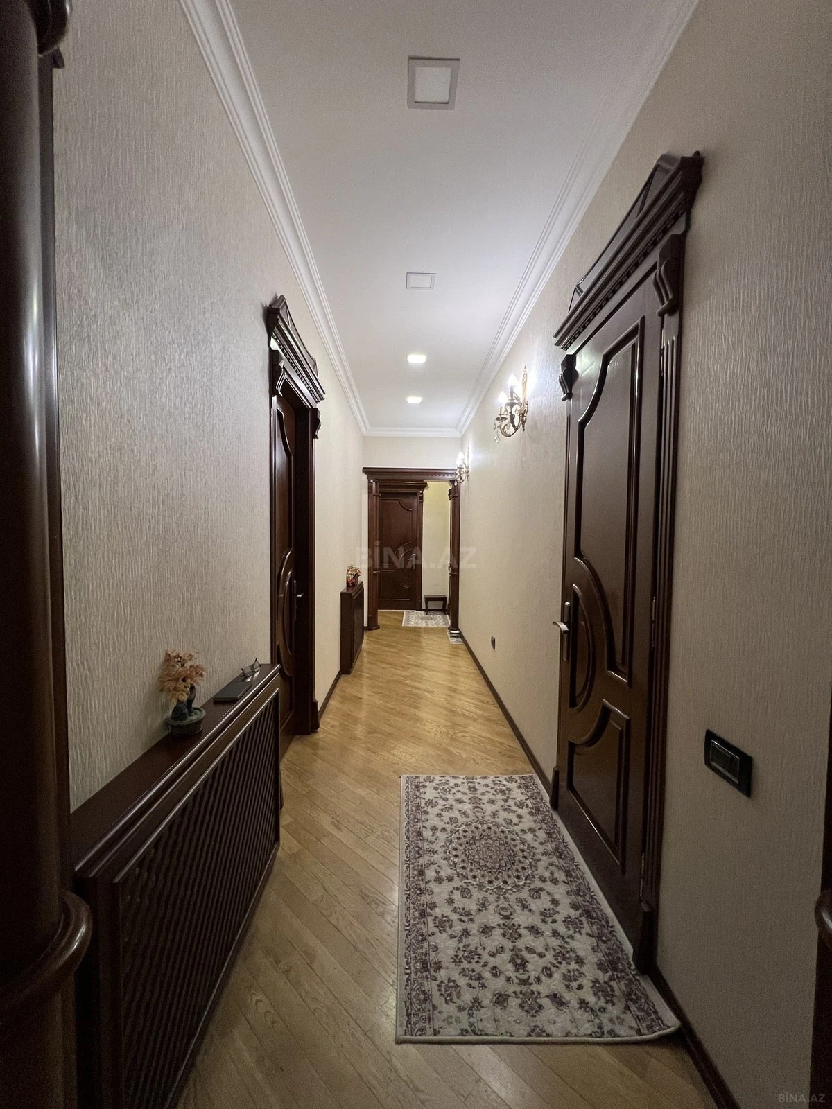 Satılır 4 otaqlı mənzil 165 m²