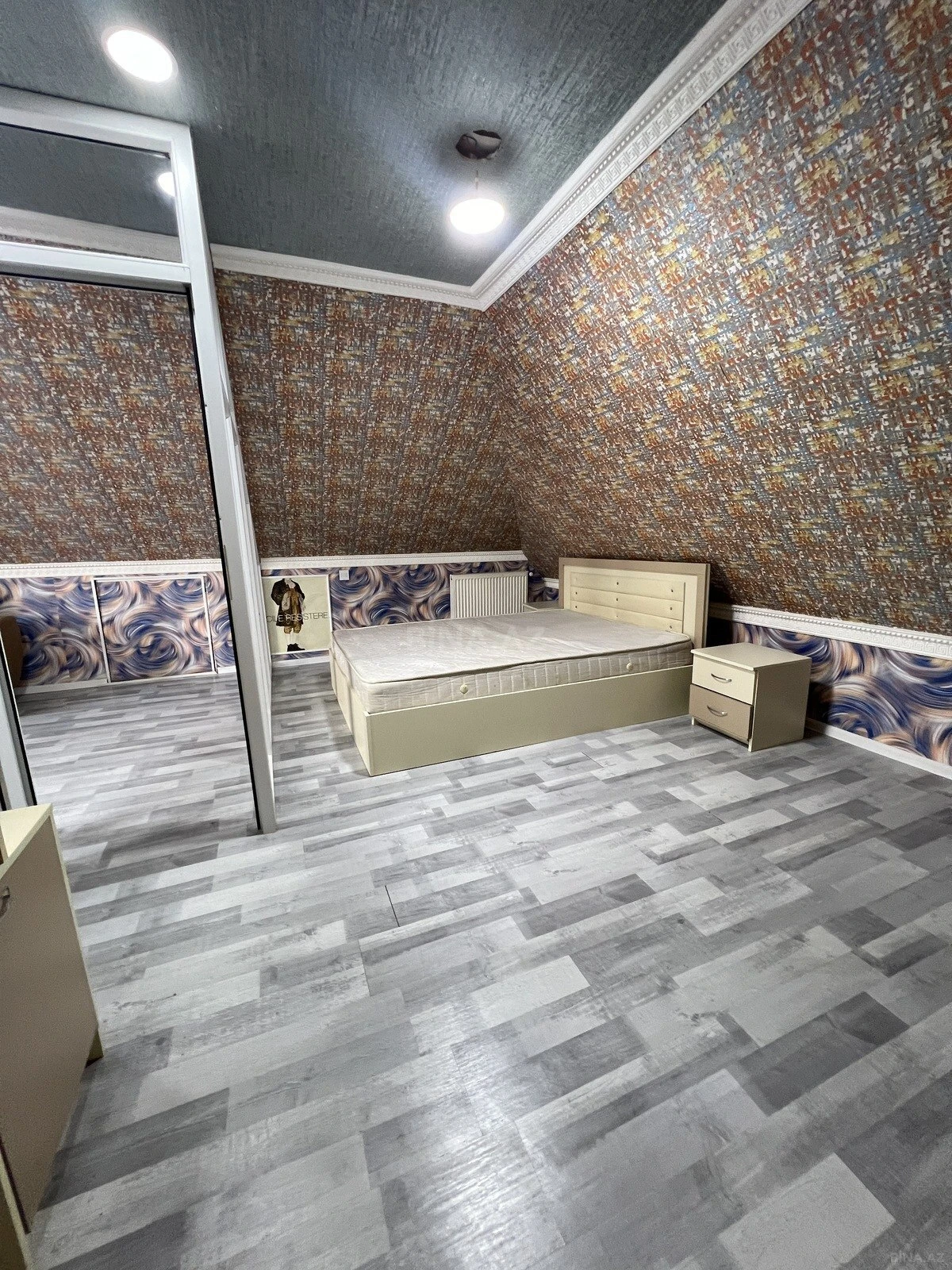 Satılır 3 otaqlı mənzil 110 m²