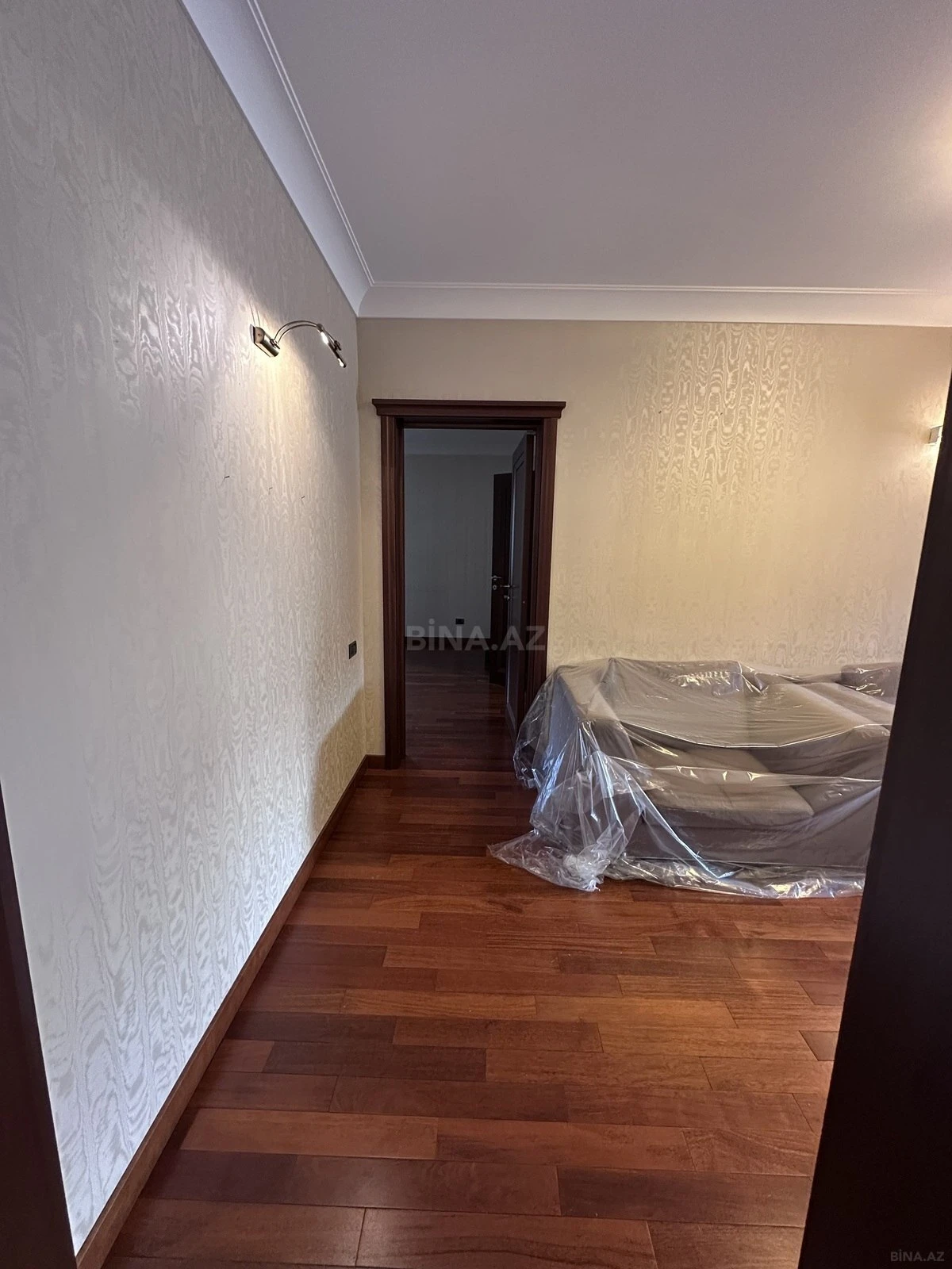 Satılır 6 otaqlı həyət evi 400 m²
