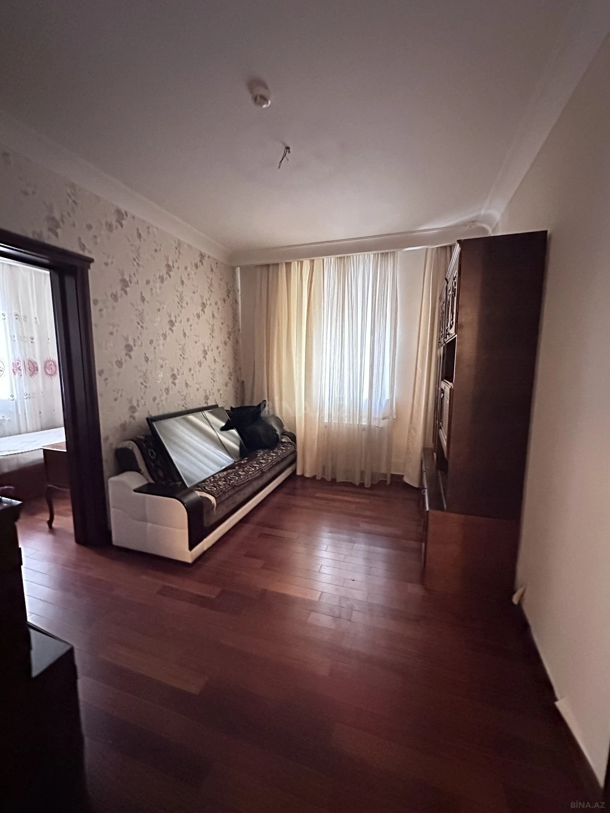 Satılır 6 otaqlı həyət evi 400 m²