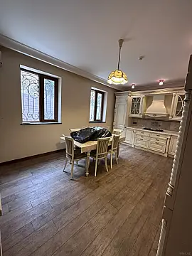 Satılır 6 otaqlı həyət evi 400 m²