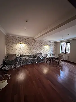 Satılır 6 otaqlı həyət evi 400 m²