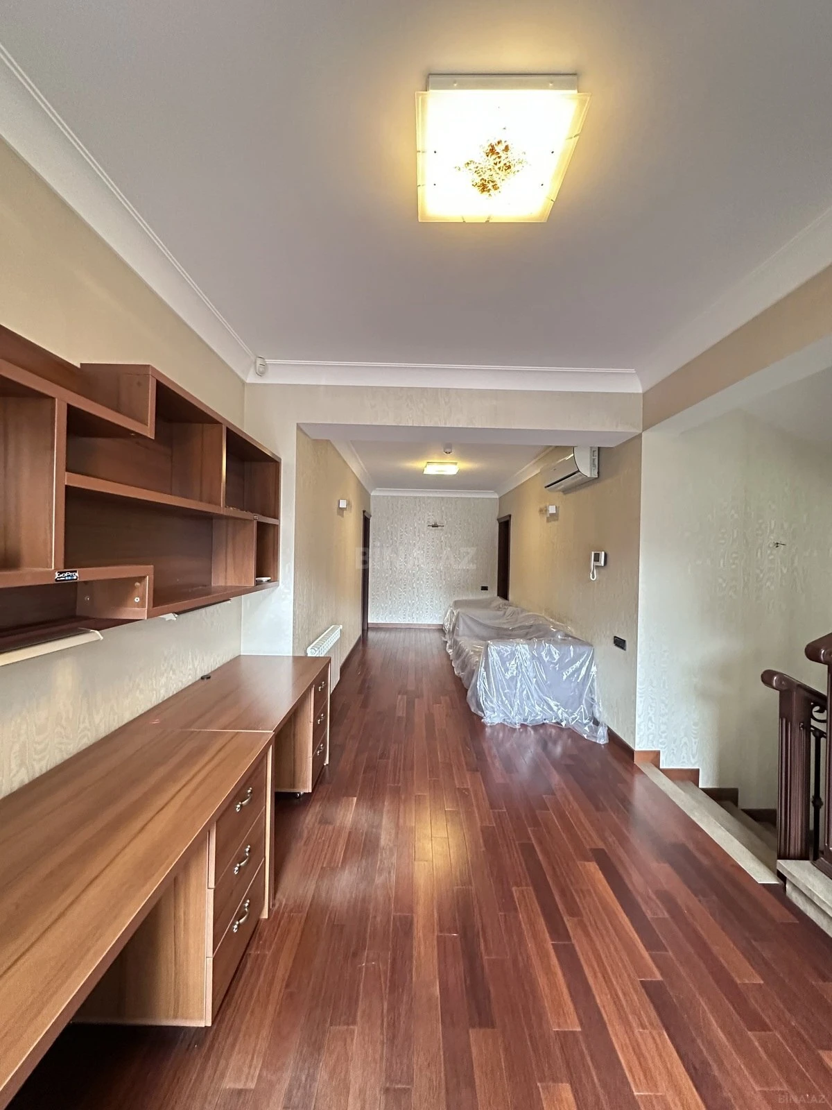 Satılır 6 otaqlı həyət evi 400 m²