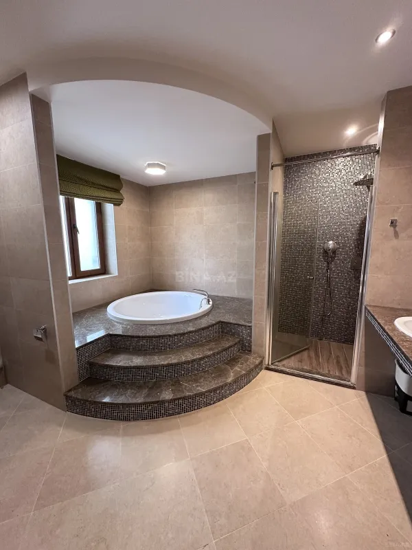 Satılır 6 otaqlı həyət evi 400 m²