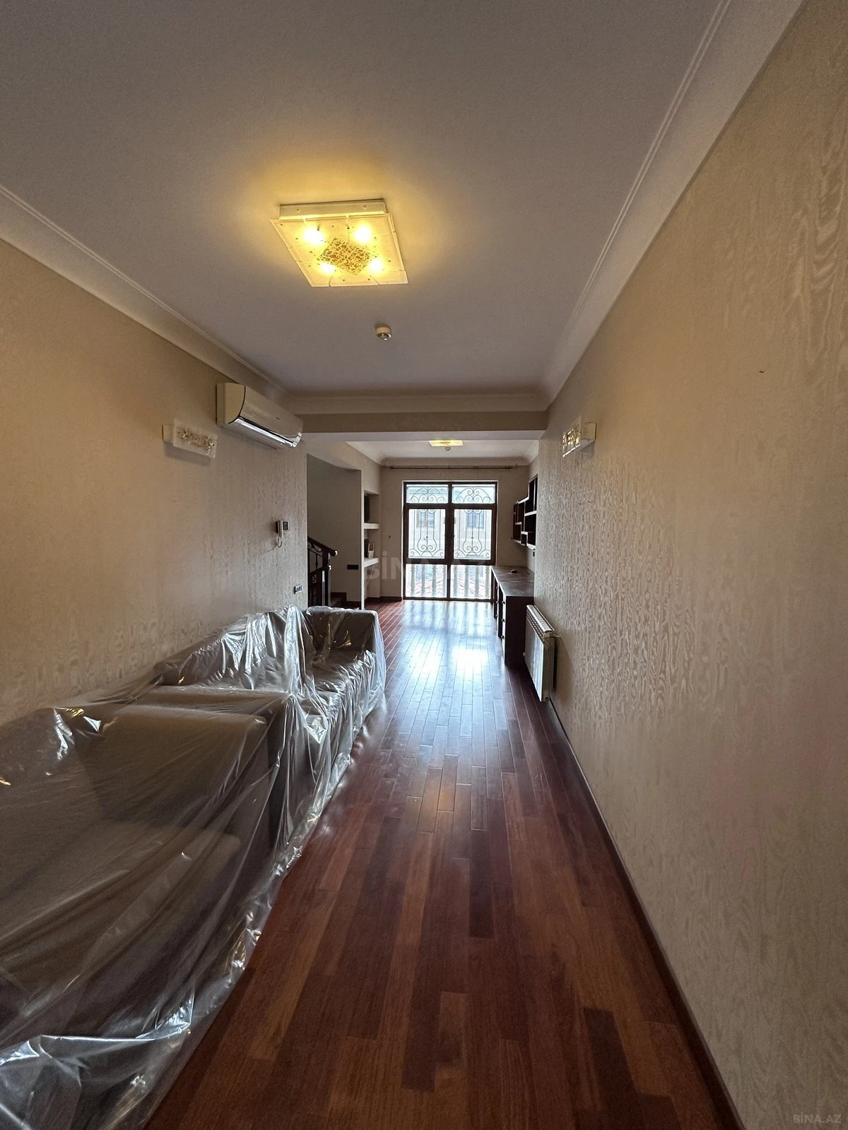 Satılır 6 otaqlı həyət evi 400 m²