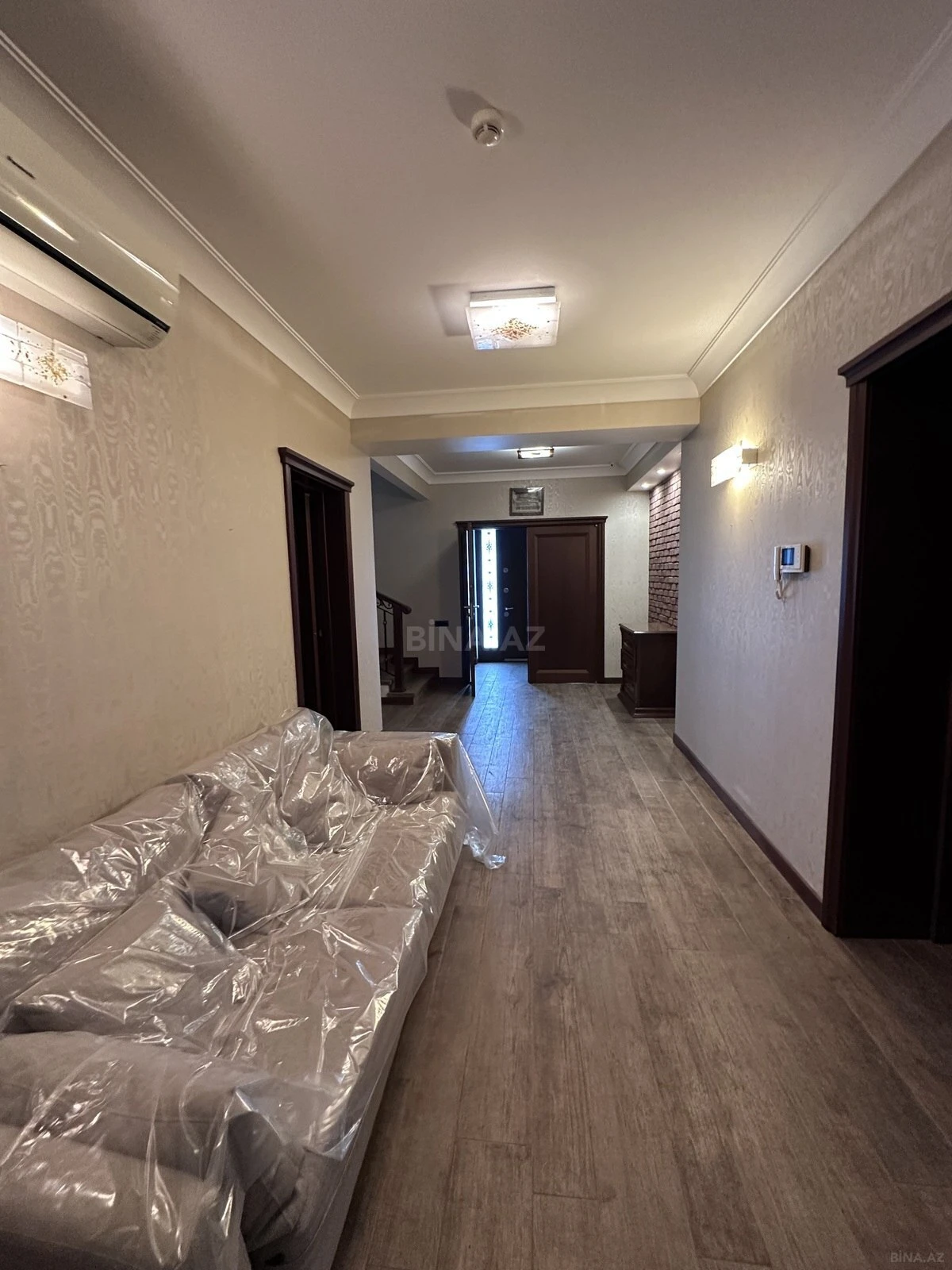 Satılır 6 otaqlı həyət evi 400 m²