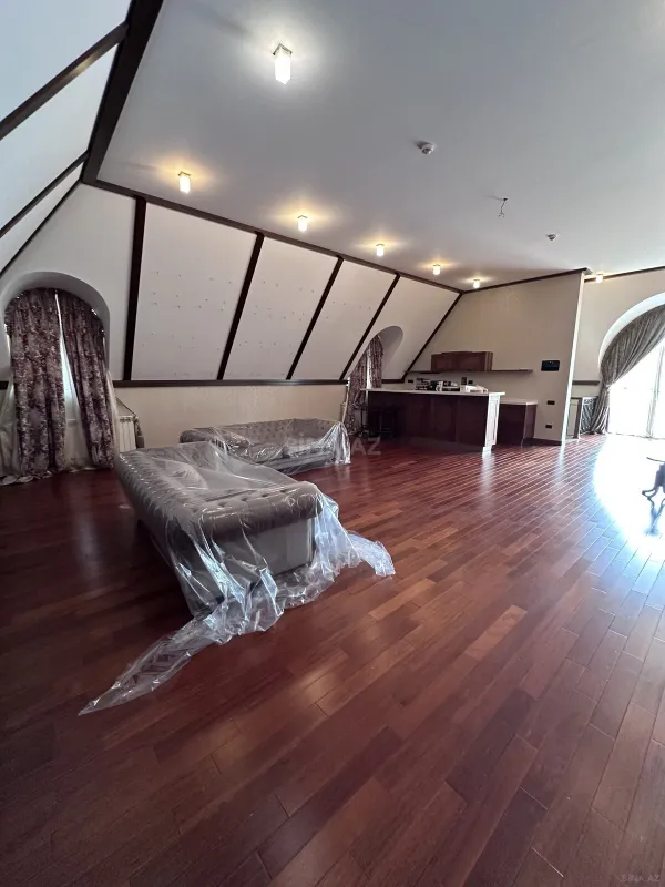 Satılır 6 otaqlı həyət evi 400 m²