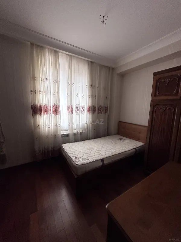 Satılır 6 otaqlı həyət evi 400 m²