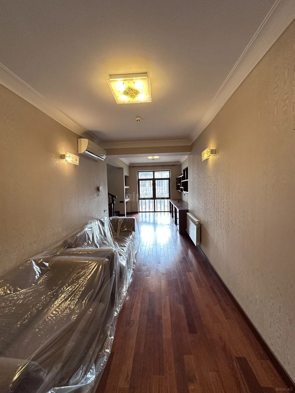 Satılır 6 otaqlı həyət evi 400 m²