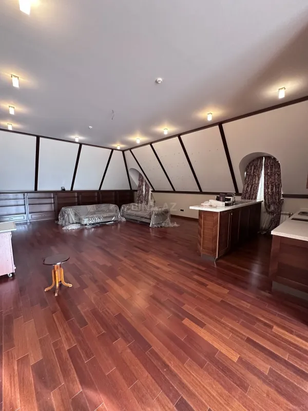 Satılır 6 otaqlı həyət evi 400 m²