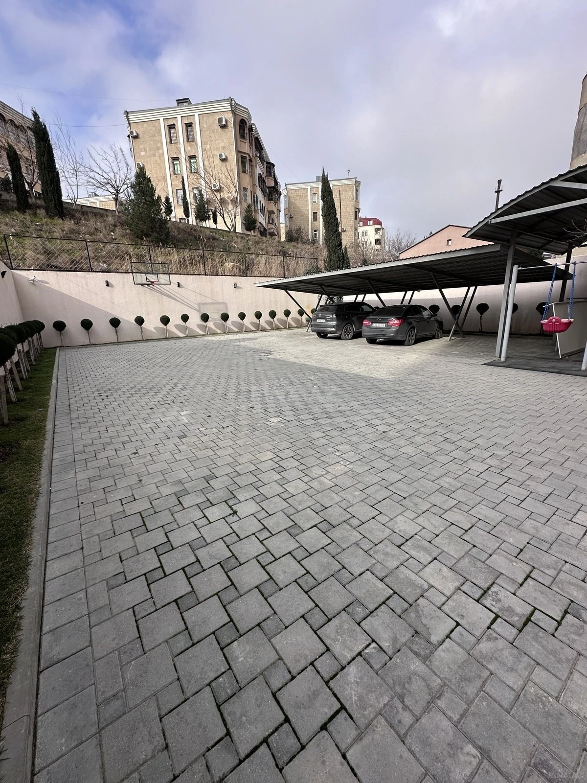 Satılır 6 otaqlı həyət evi 400 m²