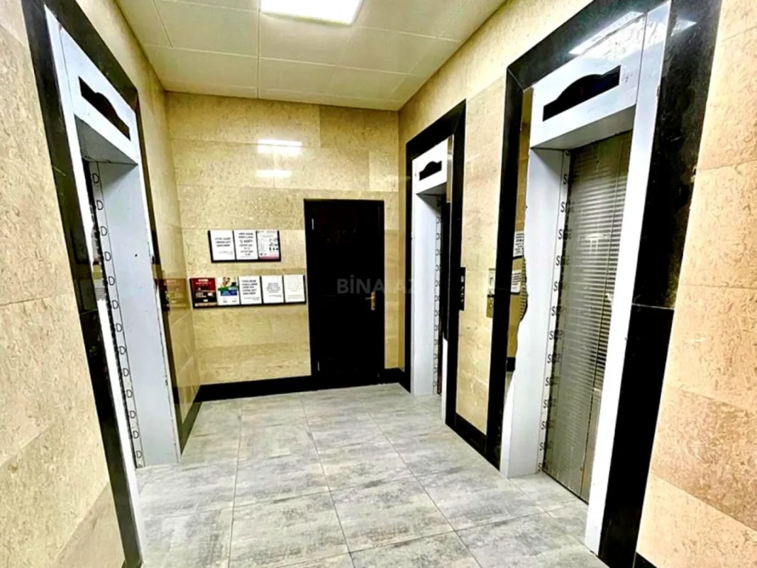Satılır 3 otaqlı mənzil 135 m²