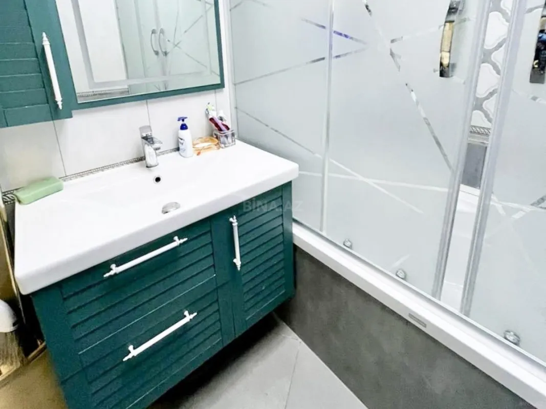 Satılır 3 otaqlı mənzil 135 m²