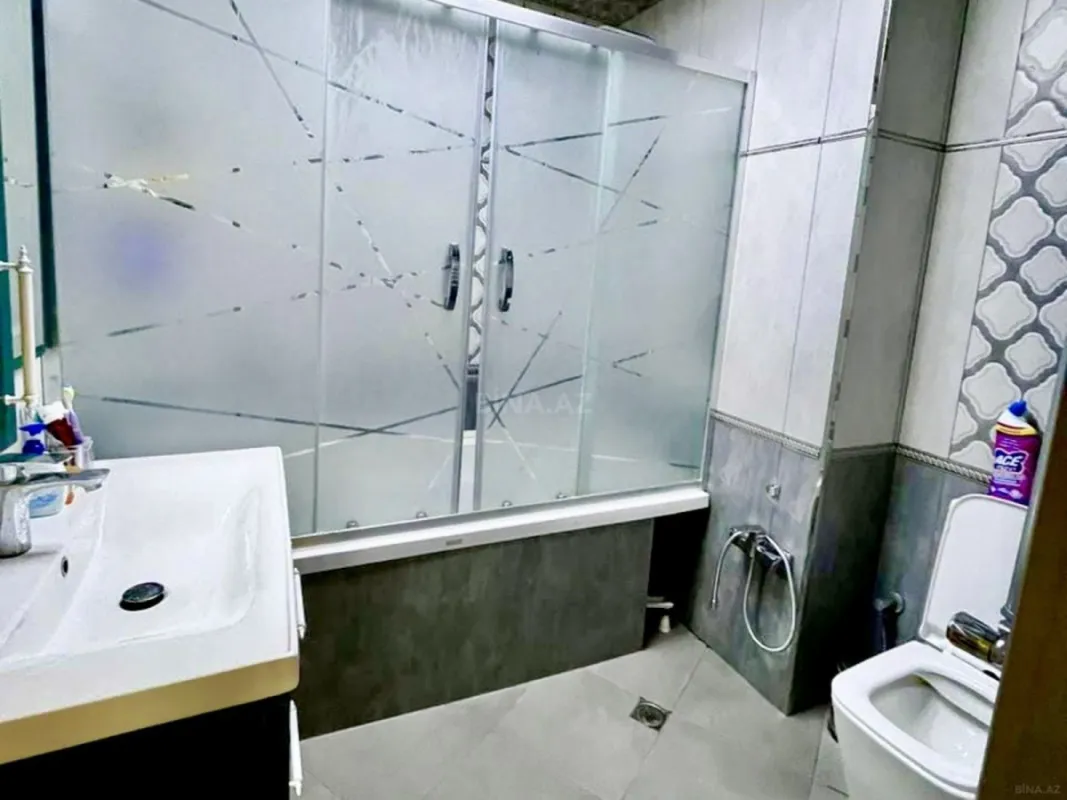 Satılır 3 otaqlı mənzil 135 m²
