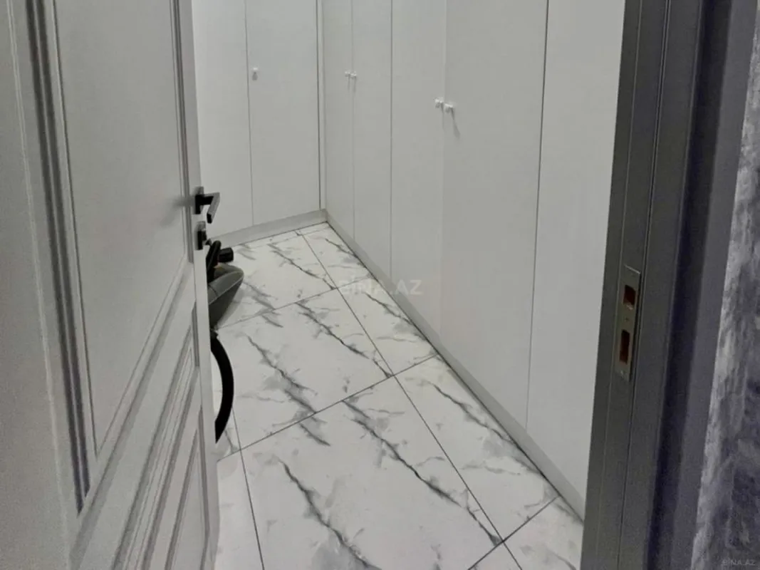Satılır 3 otaqlı mənzil 135 m²
