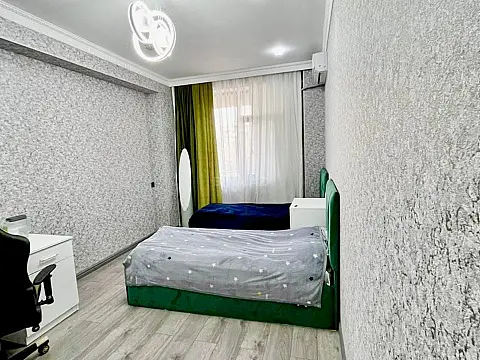 Satılır 3 otaqlı mənzil 135 m²