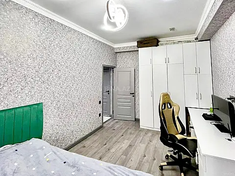 Satılır 3 otaqlı mənzil 135 m²