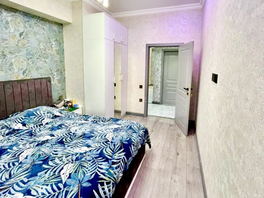 Satılır 3 otaqlı mənzil 135 m²