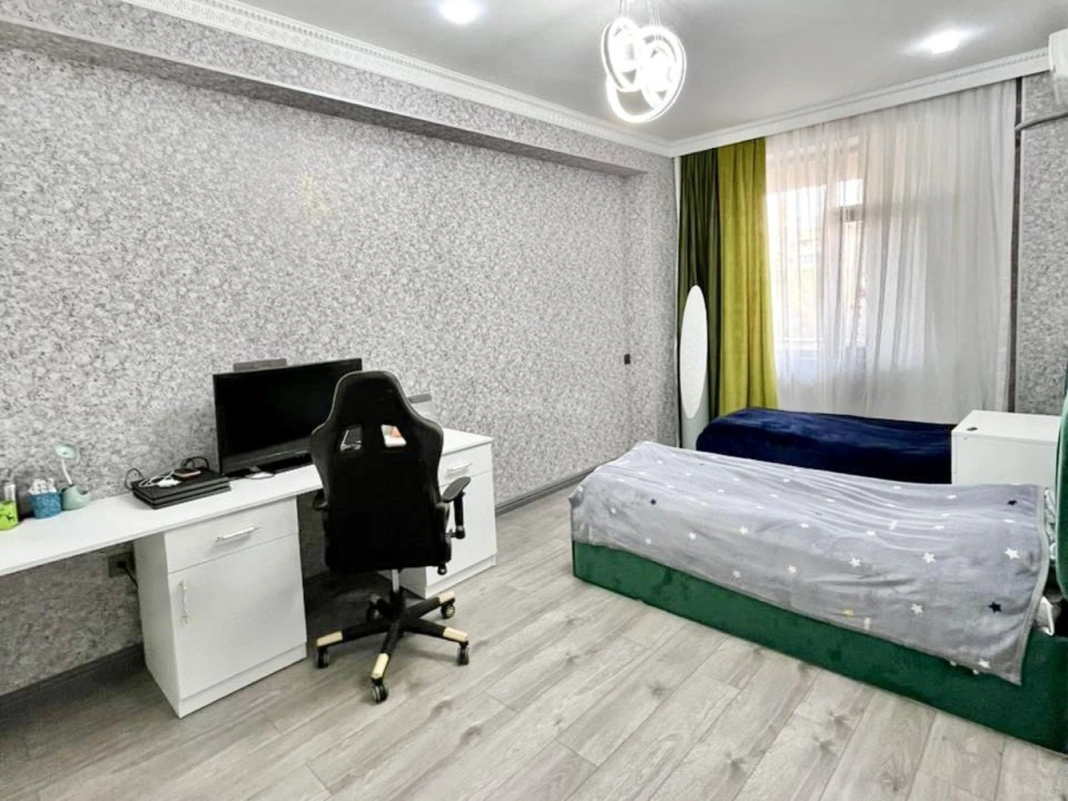 Satılır 3 otaqlı mənzil 135 m²