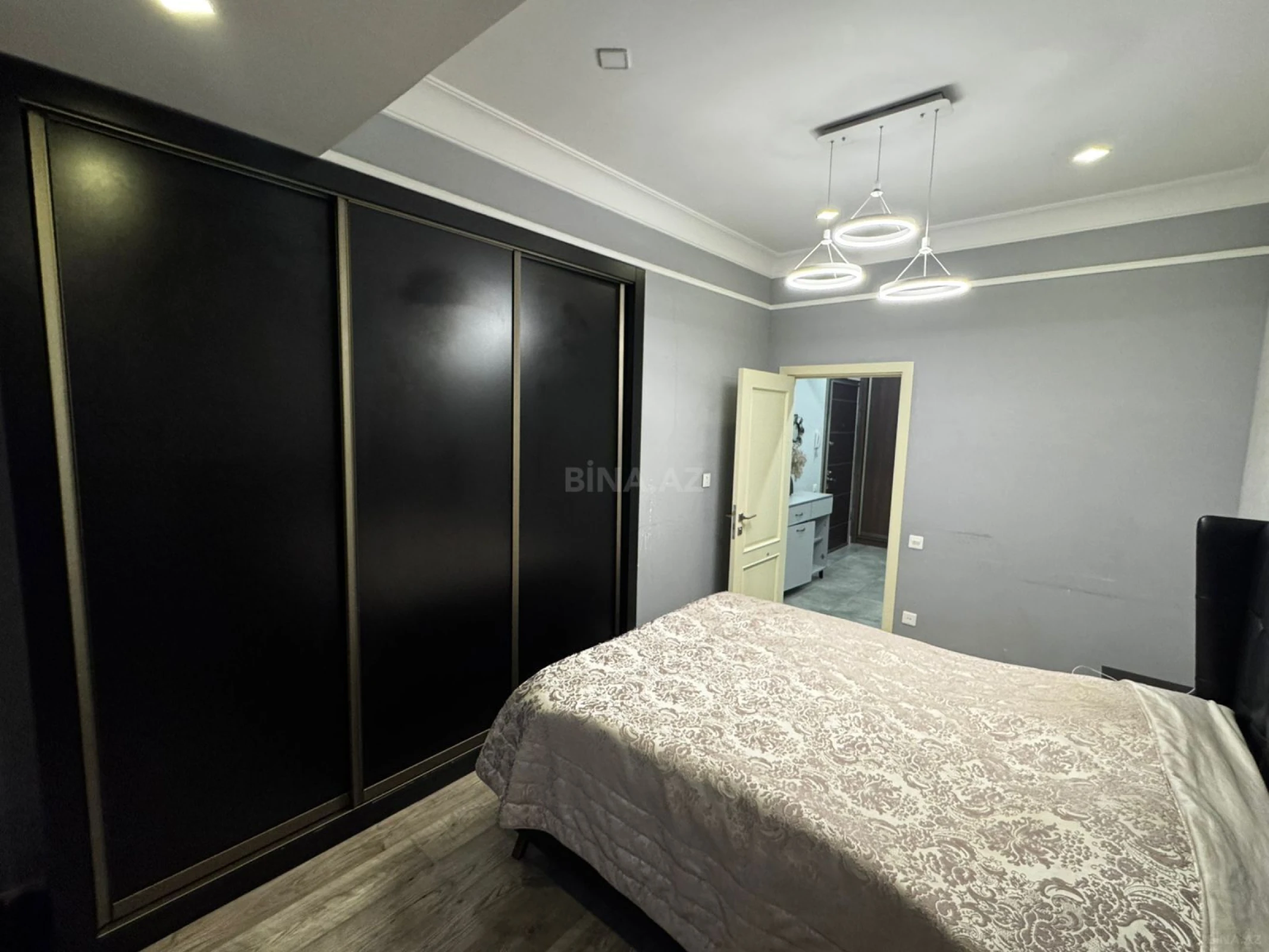 Satılır 3 otaqlı mənzil 95 m²