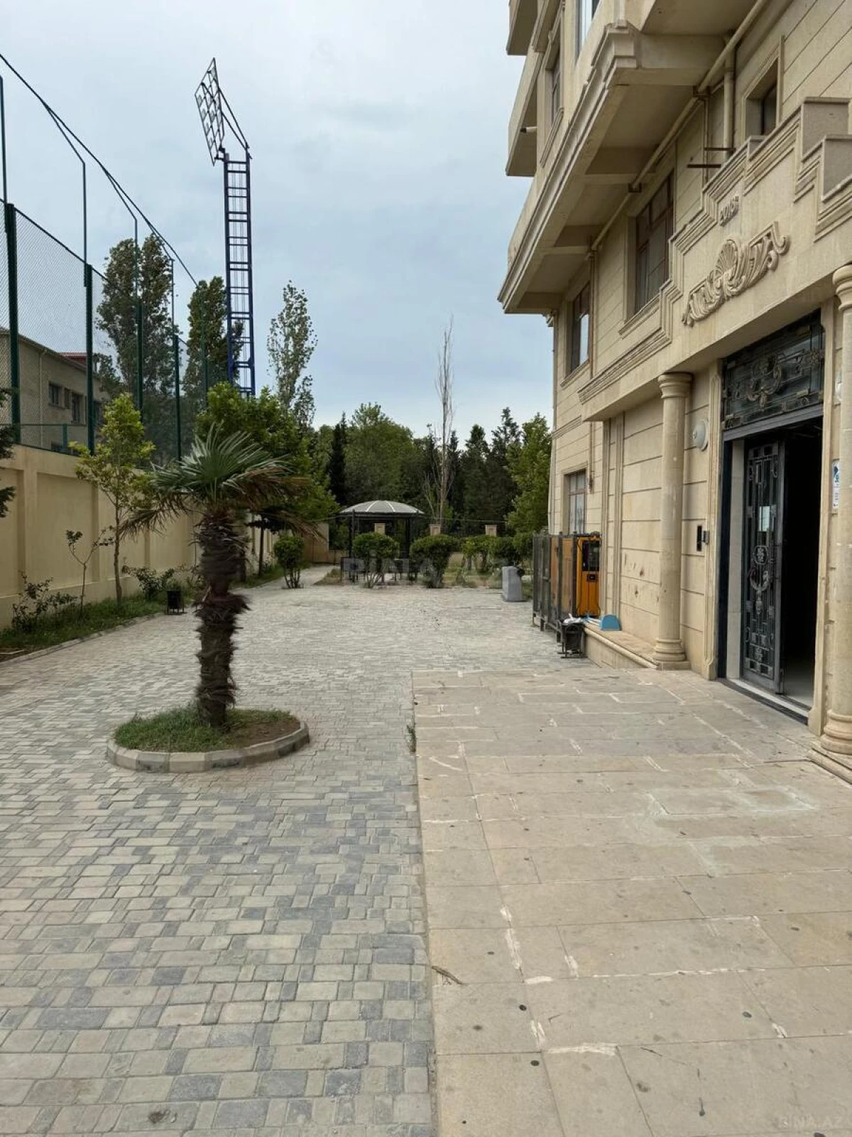 Satılır 3 otaqlı mənzil 95 m²