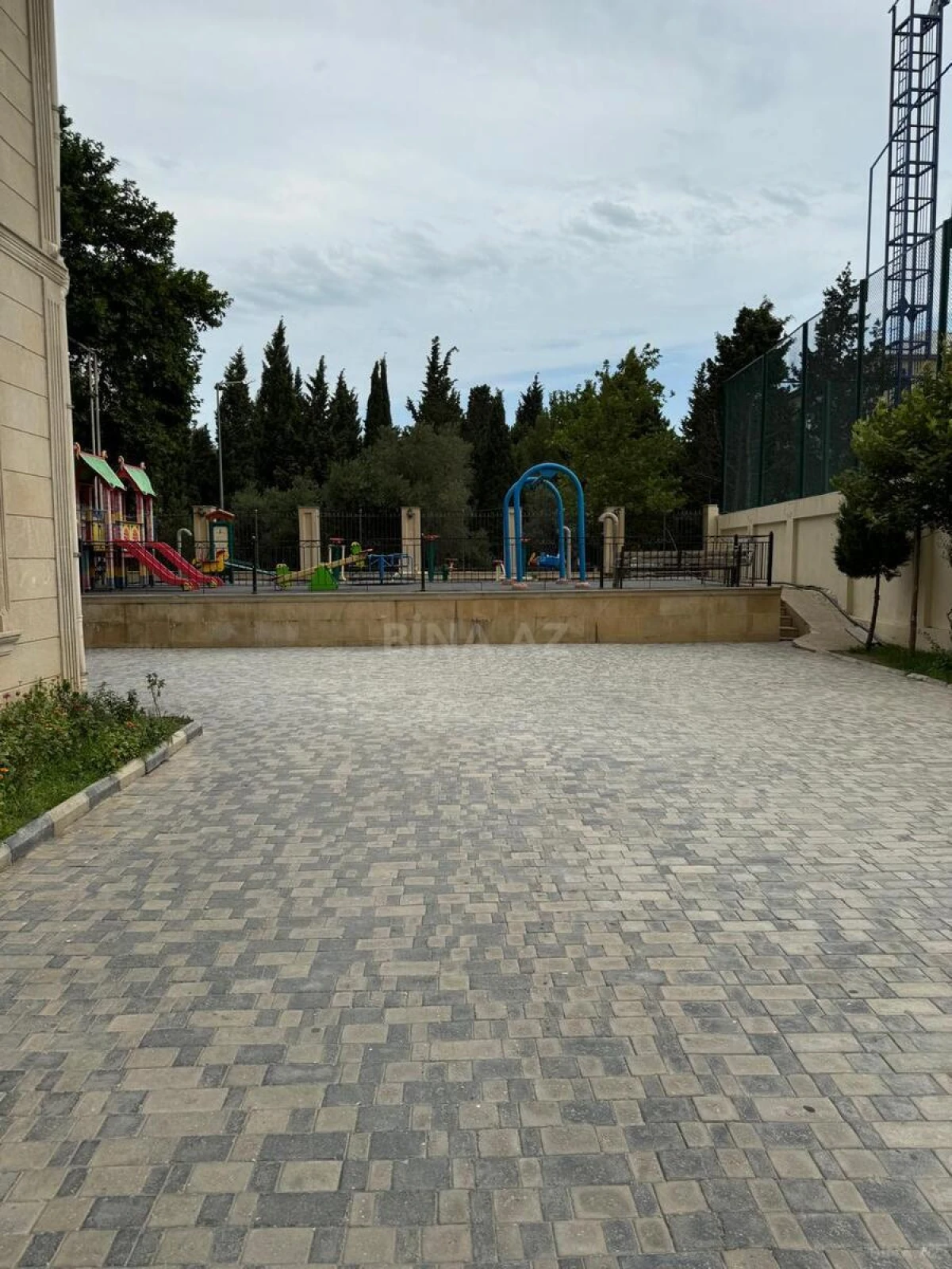 Satılır 3 otaqlı mənzil 95 m²