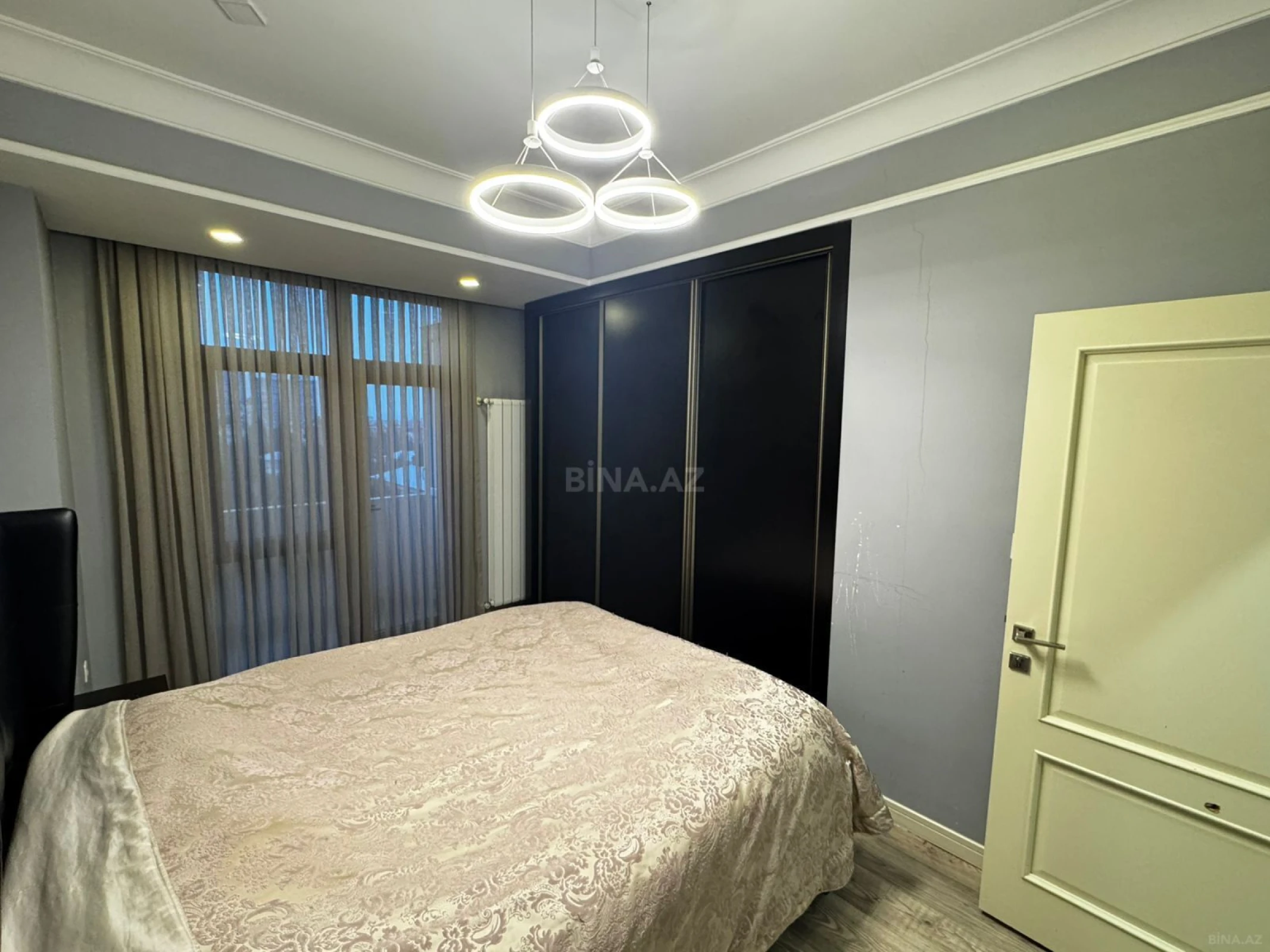 Satılır 3 otaqlı mənzil 95 m²