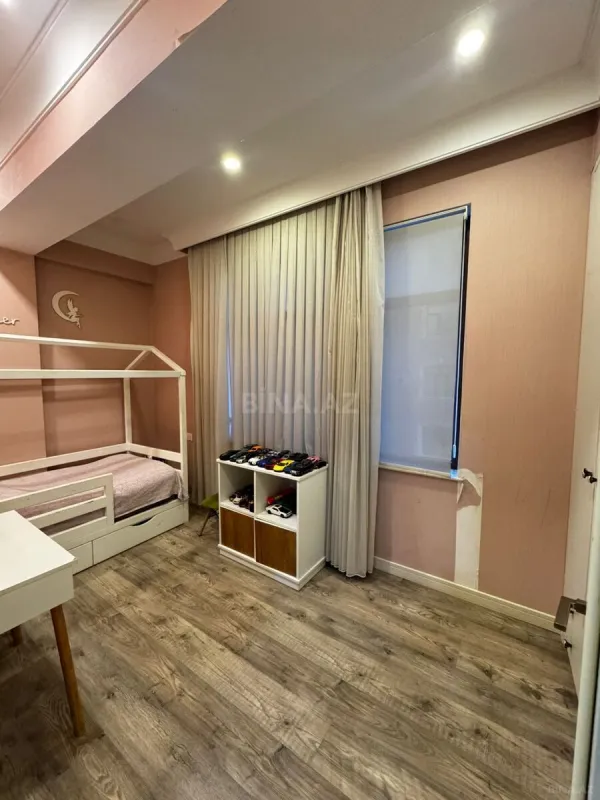 Satılır 3 otaqlı mənzil 95 m²