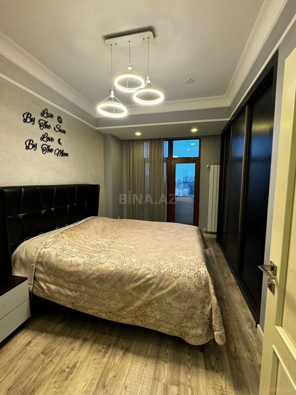 Satılır 3 otaqlı mənzil 95 m²