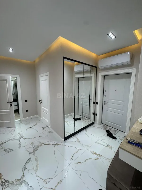Satılır 2 otaqlı mənzil 83 m²