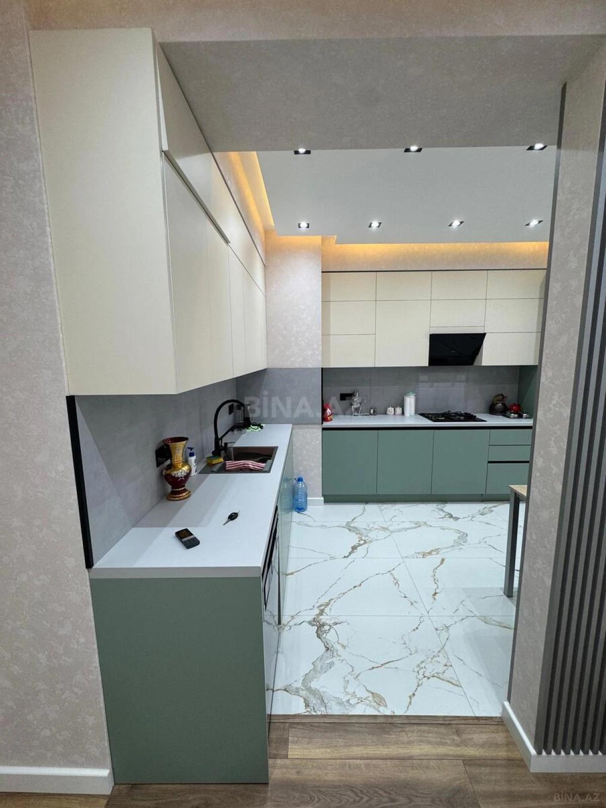 Satılır 2 otaqlı mənzil 83 m²