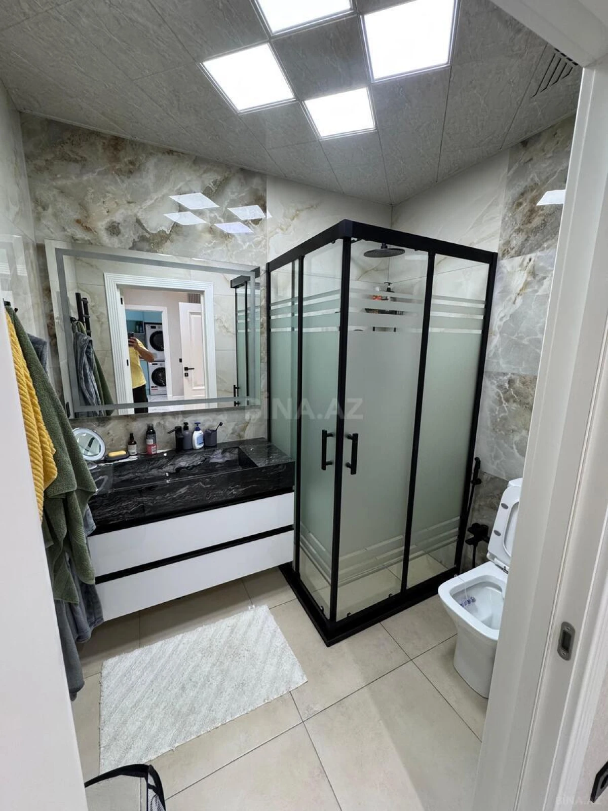 Satılır 2 otaqlı mənzil 83 m²