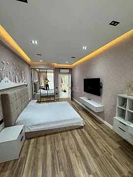 Satılır 2 otaqlı mənzil 83 m²