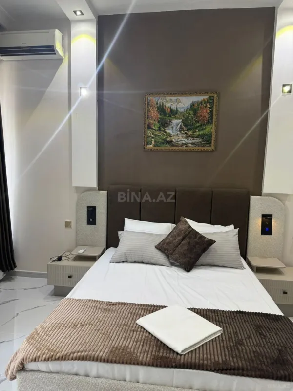 Satılır 7 otaqlı mənzil 200 m²