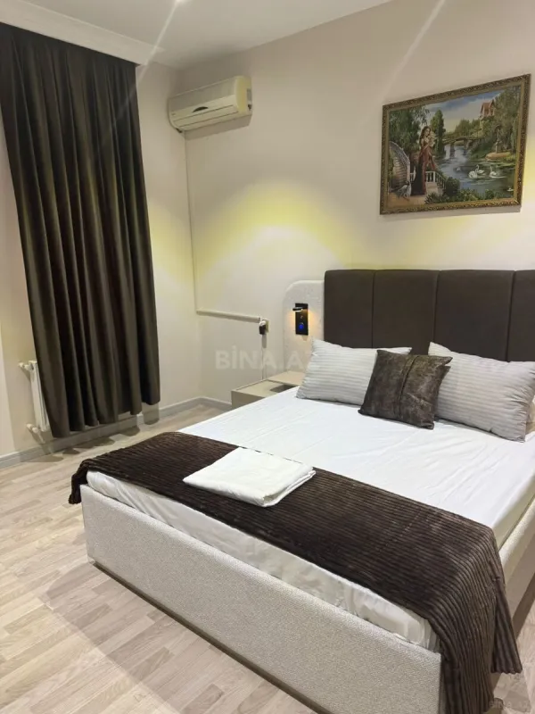 Satılır 7 otaqlı mənzil 200 m²